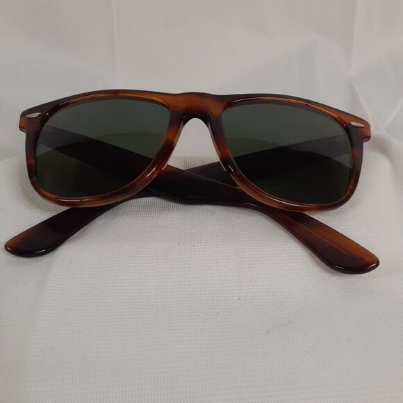 Ray-Ban Wayfarer II Sunglasses with Tortoise Shell Frame - Picture 2 of 6